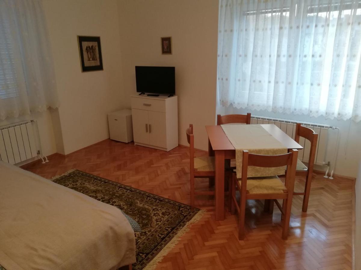 Sobe Sabec Panzió Postojna Kültér fotó